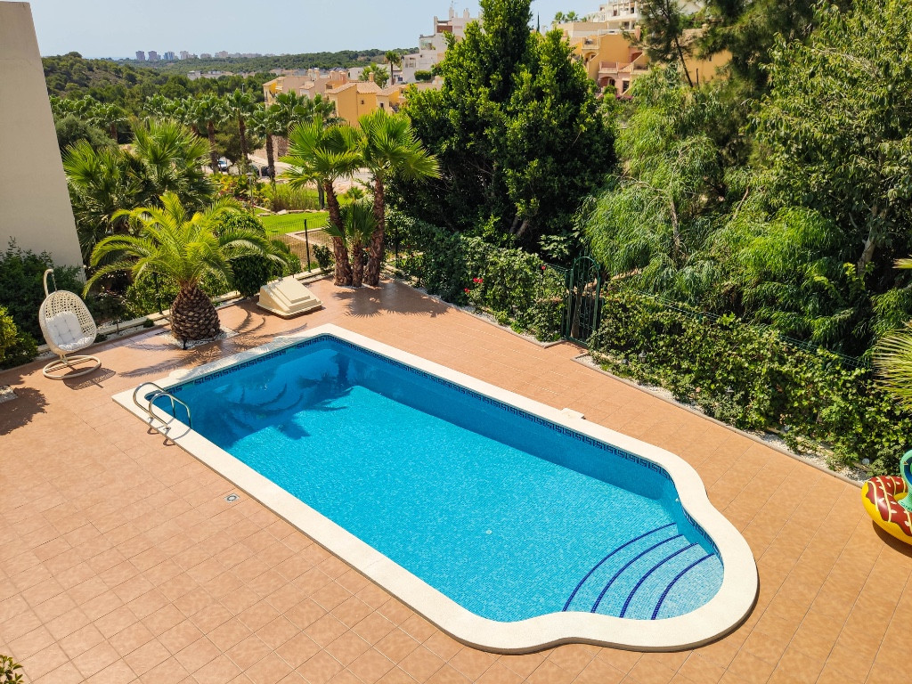 Se vende Villa - Chalet de 4 dormitorios en Costa Blanca, Alicante, España