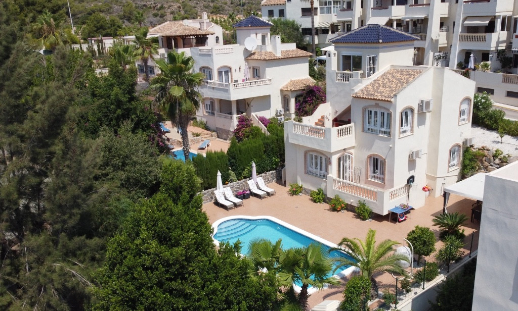 Se vende Villa - Chalet de 4 dormitorios en Costa Blanca, Alicante, España