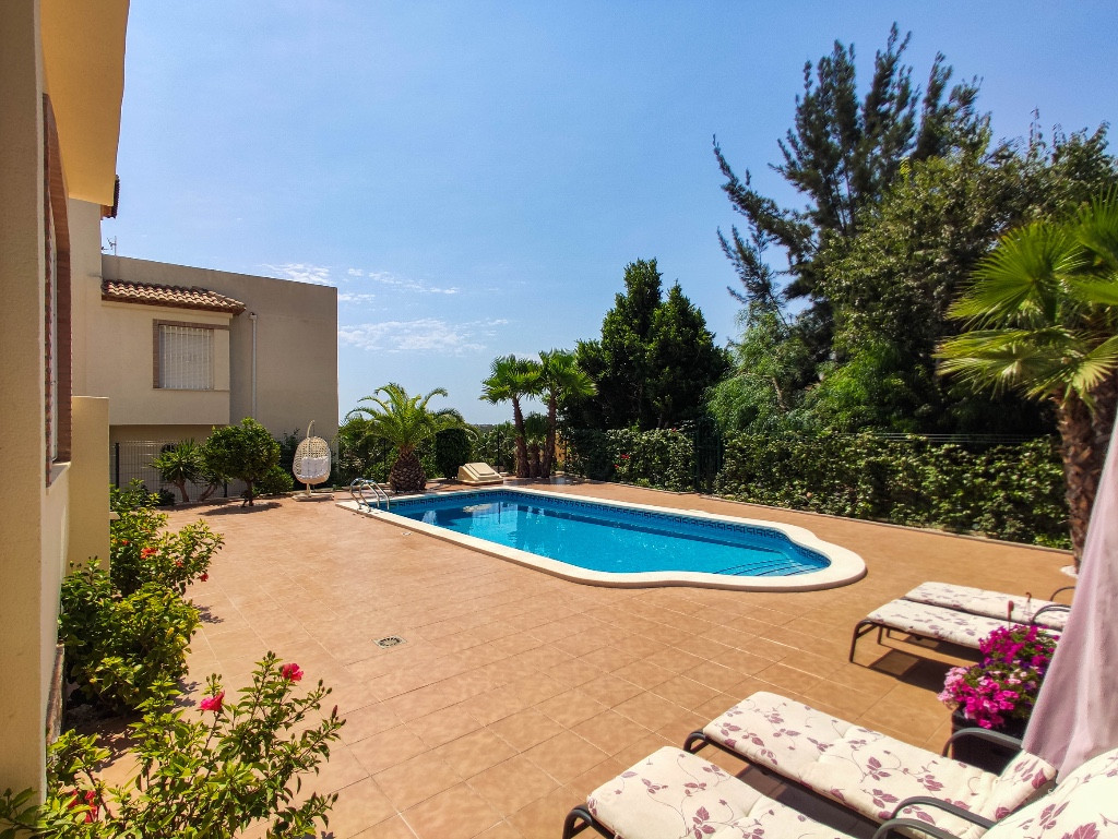 Se vende Villa - Chalet de 4 dormitorios en Costa Blanca, Alicante, España