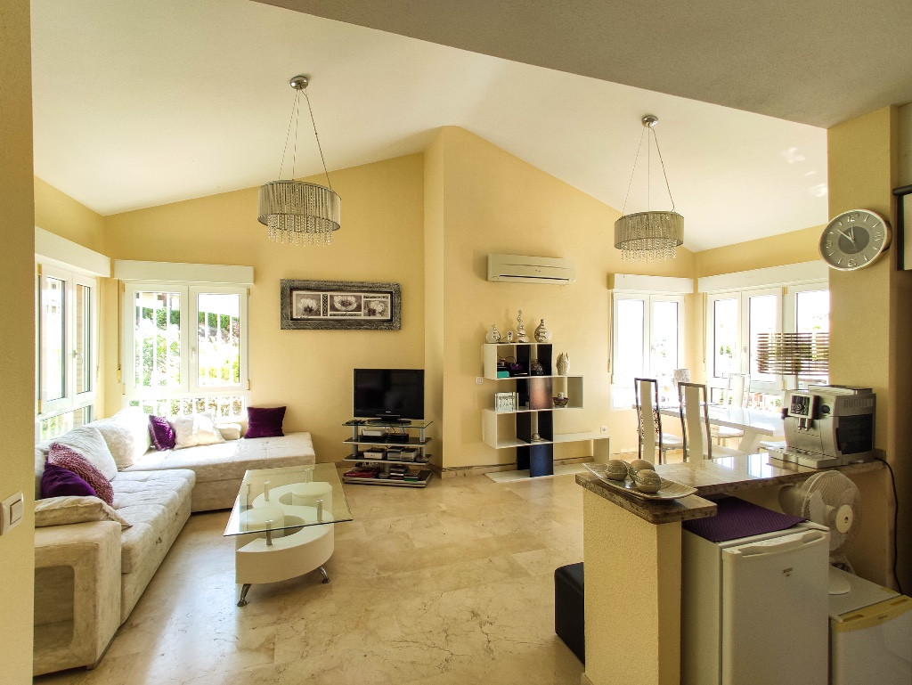 Se vende Villa - Chalet de 4 dormitorios en Costa Blanca, Alicante, España