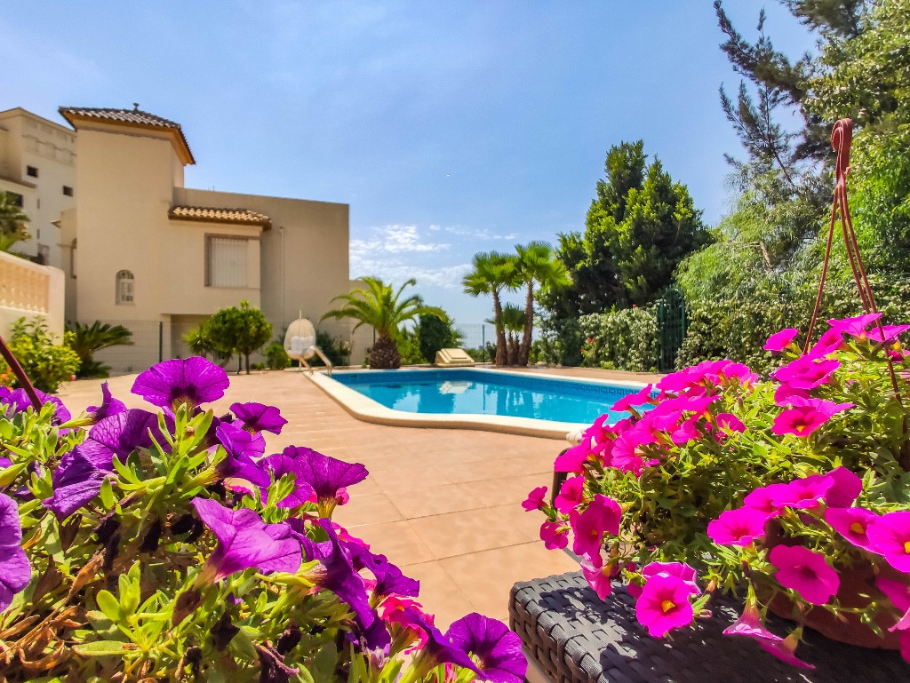 Se vende Villa - Chalet de 4 dormitorios en Costa Blanca, Alicante, España