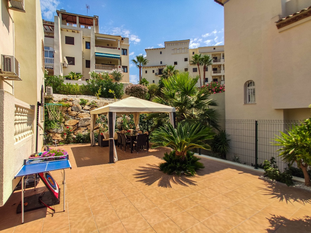 Se vende Villa - Chalet de 4 dormitorios en Costa Blanca, Alicante, España