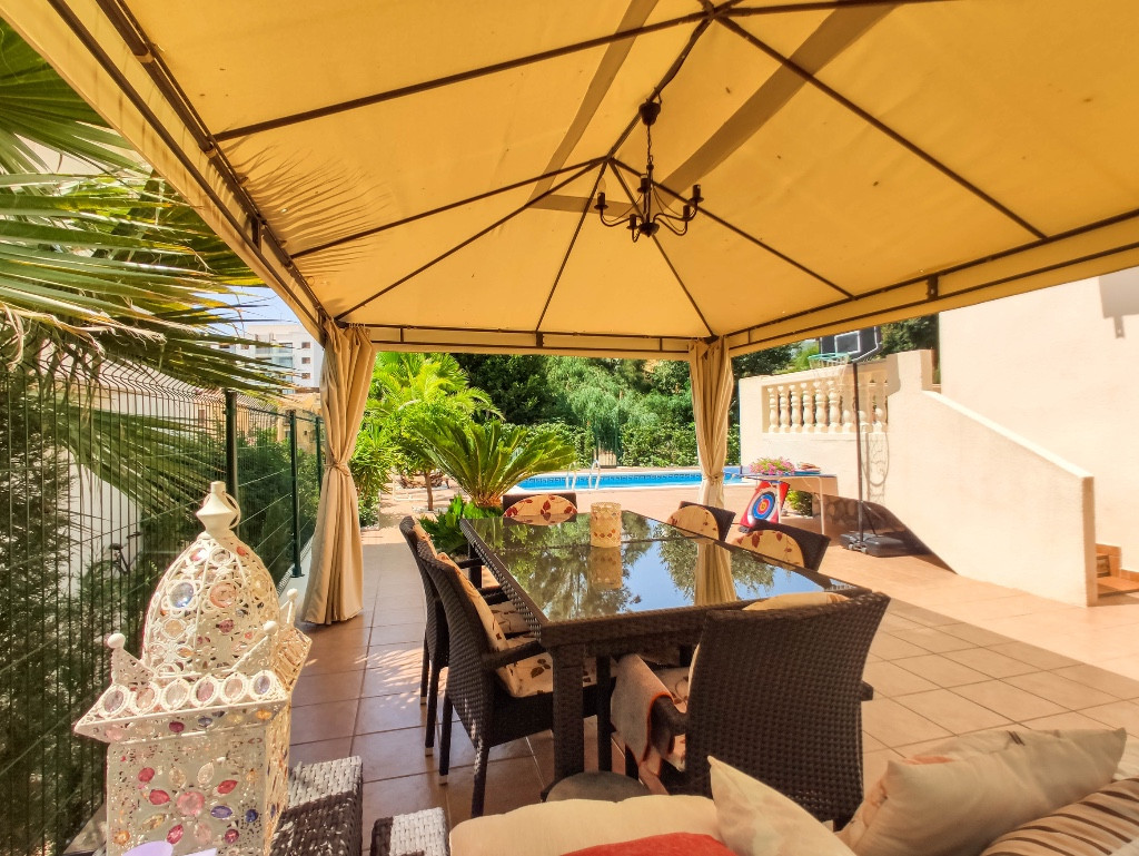 Se vende Villa - Chalet de 4 dormitorios en Costa Blanca, Alicante, España