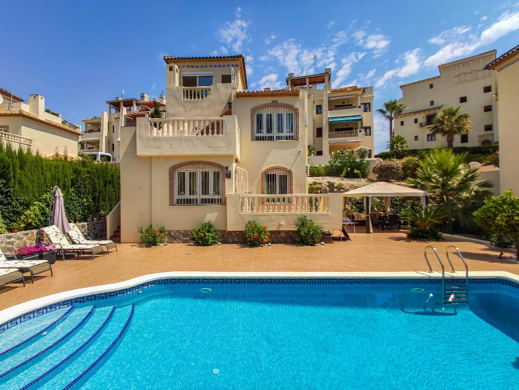 Se vende Villa - Chalet de 4 dormitorios en Costa Blanca, Alicante, España