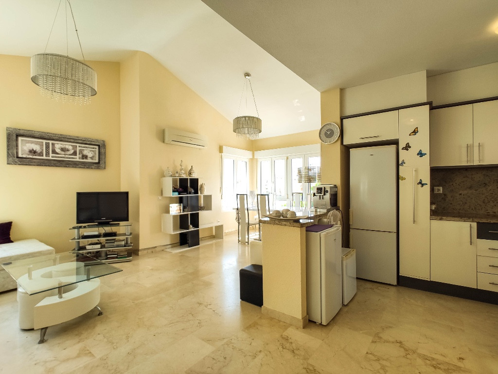 Se vende Villa - Chalet de 4 dormitorios en Costa Blanca, Alicante, España