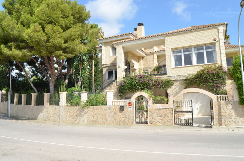 4 Bed Townhouse for sale in Dehesa De Campoamor Costa Blanca, Alicante, Spain