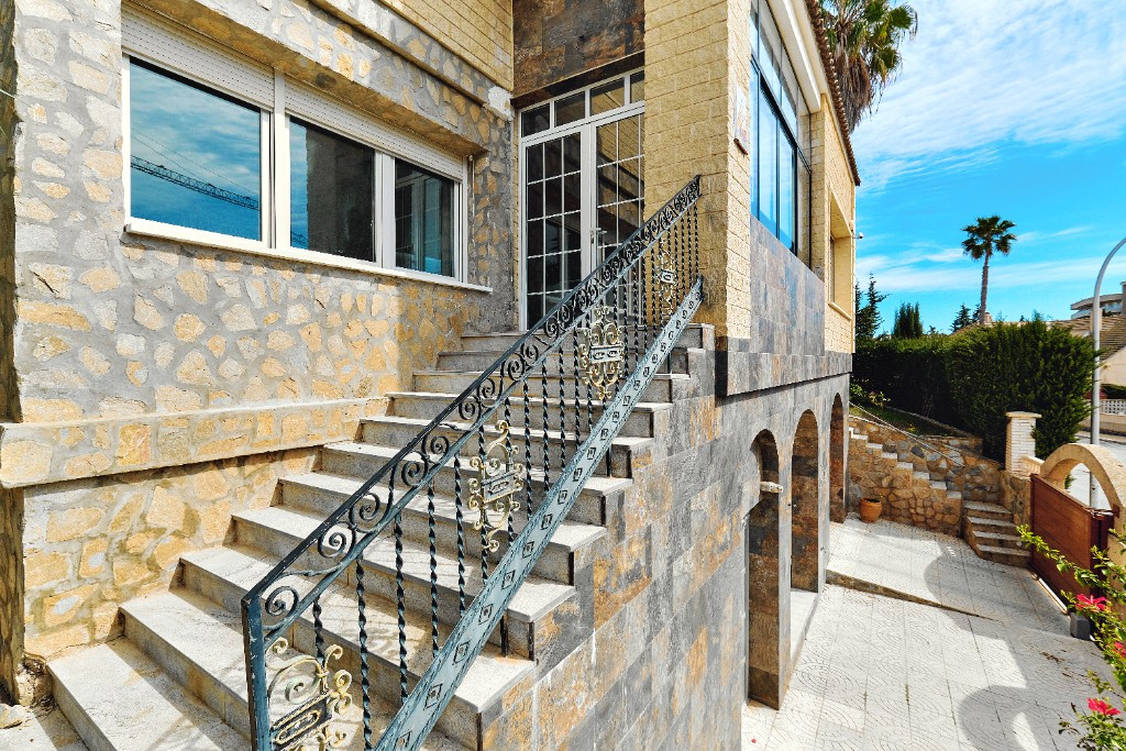 4 Bed Townhouse for sale in Dehesa De Campoamor Costa Blanca, Alicante, Spain