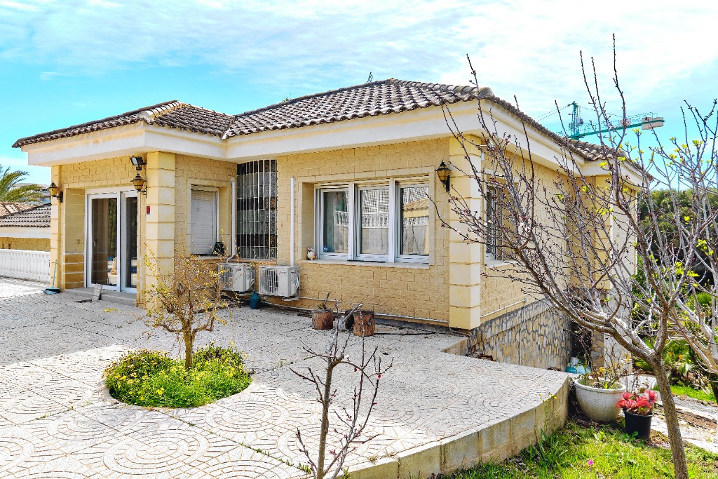 4 Bed Townhouse for sale in Dehesa De Campoamor Costa Blanca, Alicante, Spain