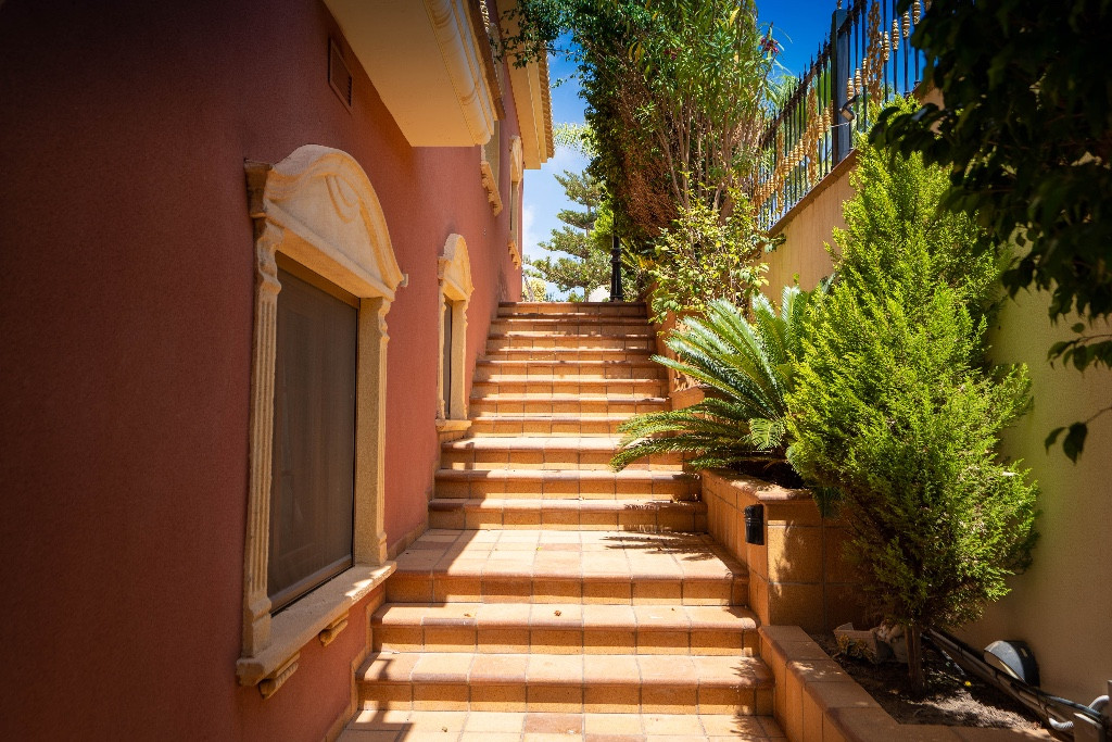 7 Bed Townhouse for sale in Campoamor Costa Blanca, Alicante, Spain