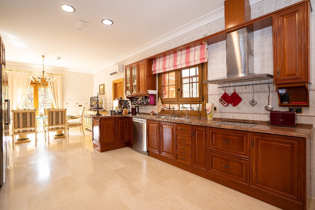 7 Bed Townhouse for sale in Campoamor Costa Blanca, Alicante, Spain