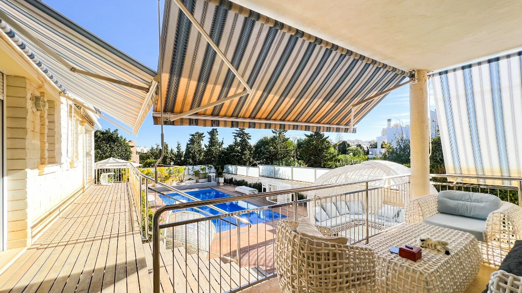 5 Bed Townhouse for sale in La Mata Costa Blanca, Alicante, Spain