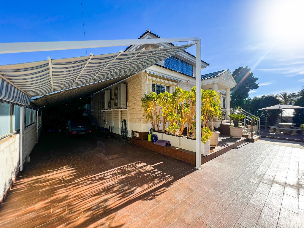 5 Bed Townhouse for sale in La Mata Costa Blanca, Alicante, Spain
