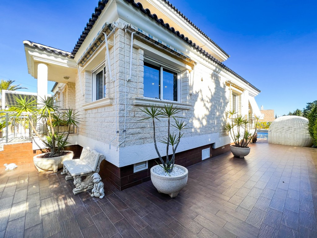 5 Bed Townhouse for sale in La Mata Costa Blanca, Alicante, Spain
