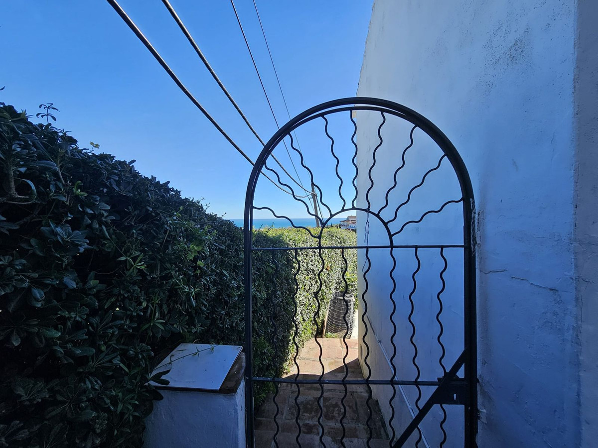 3 Bed Townhouse for sale in Manilva Costa Del Sol, Málaga, Spain