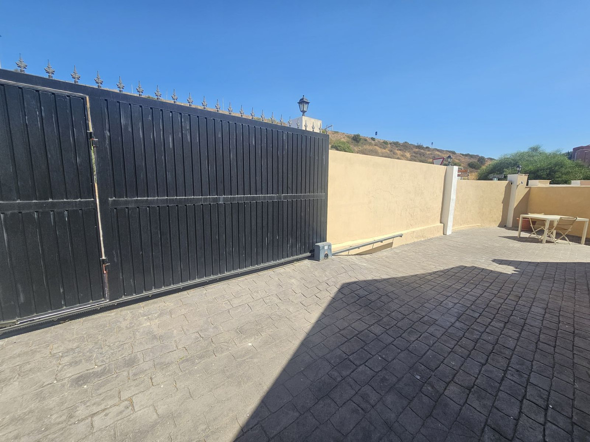 Se vende Pareada de 4 dormitorios en Costa Del Sol, Málaga, España