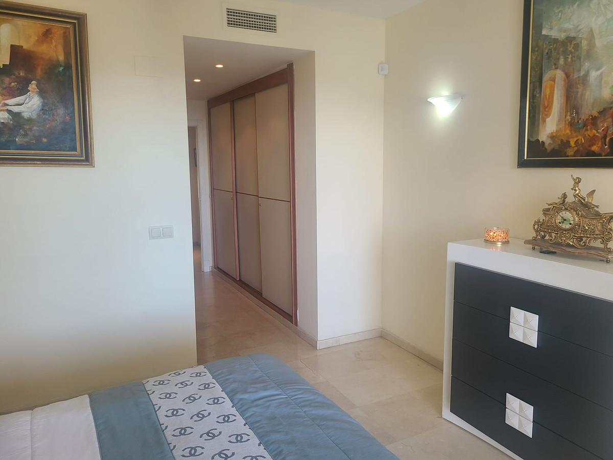 Se vende Apartamento Planta Media de 2 dormitorios en Costa Del Sol, Málaga, España