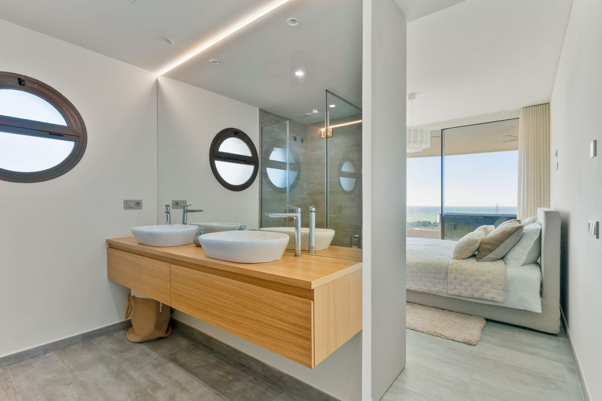 3 Bed Apartment for sale in Higueron Costa Del Sol, Málaga, Spain