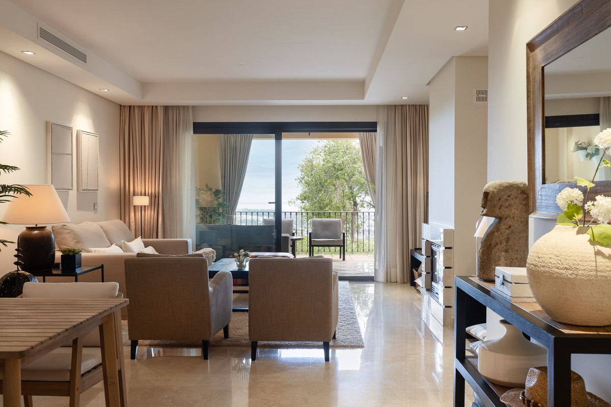 2 Bed Apartment for sale in Benahavís Costa Del Sol, Málaga, Spain