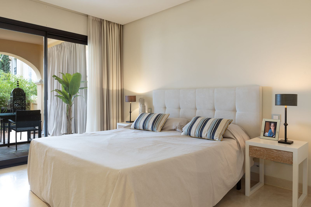 2 Bed Apartment for sale in Benahavís Costa Del Sol, Málaga, Spain
