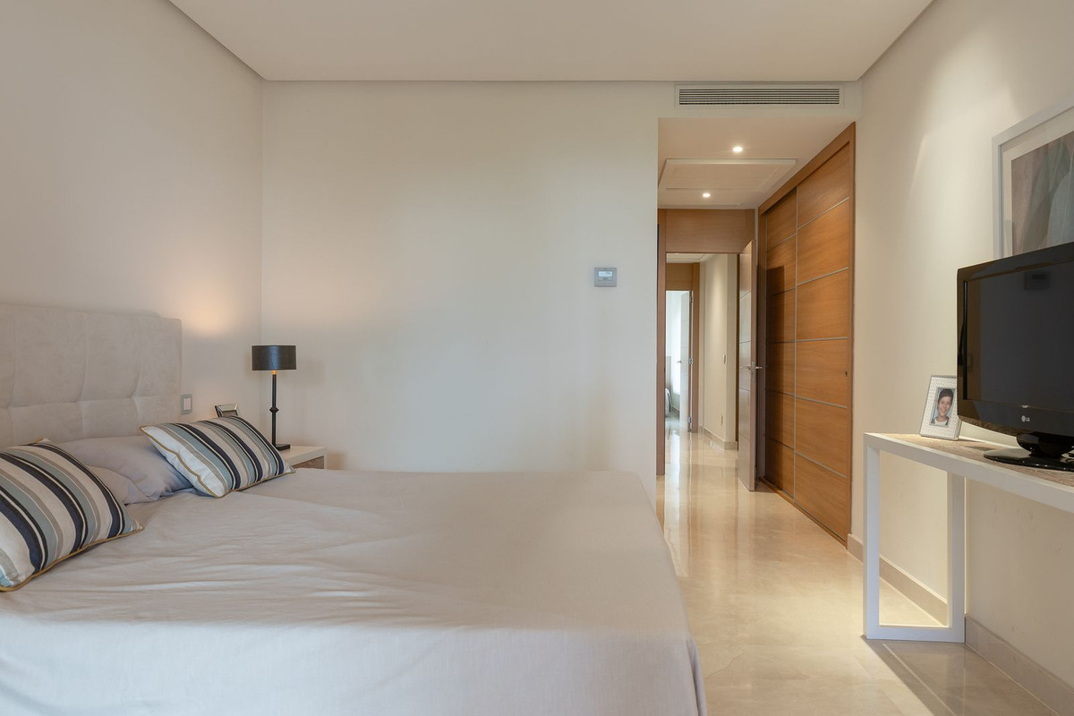 2 Bed Apartment for sale in Benahavís Costa Del Sol, Málaga, Spain