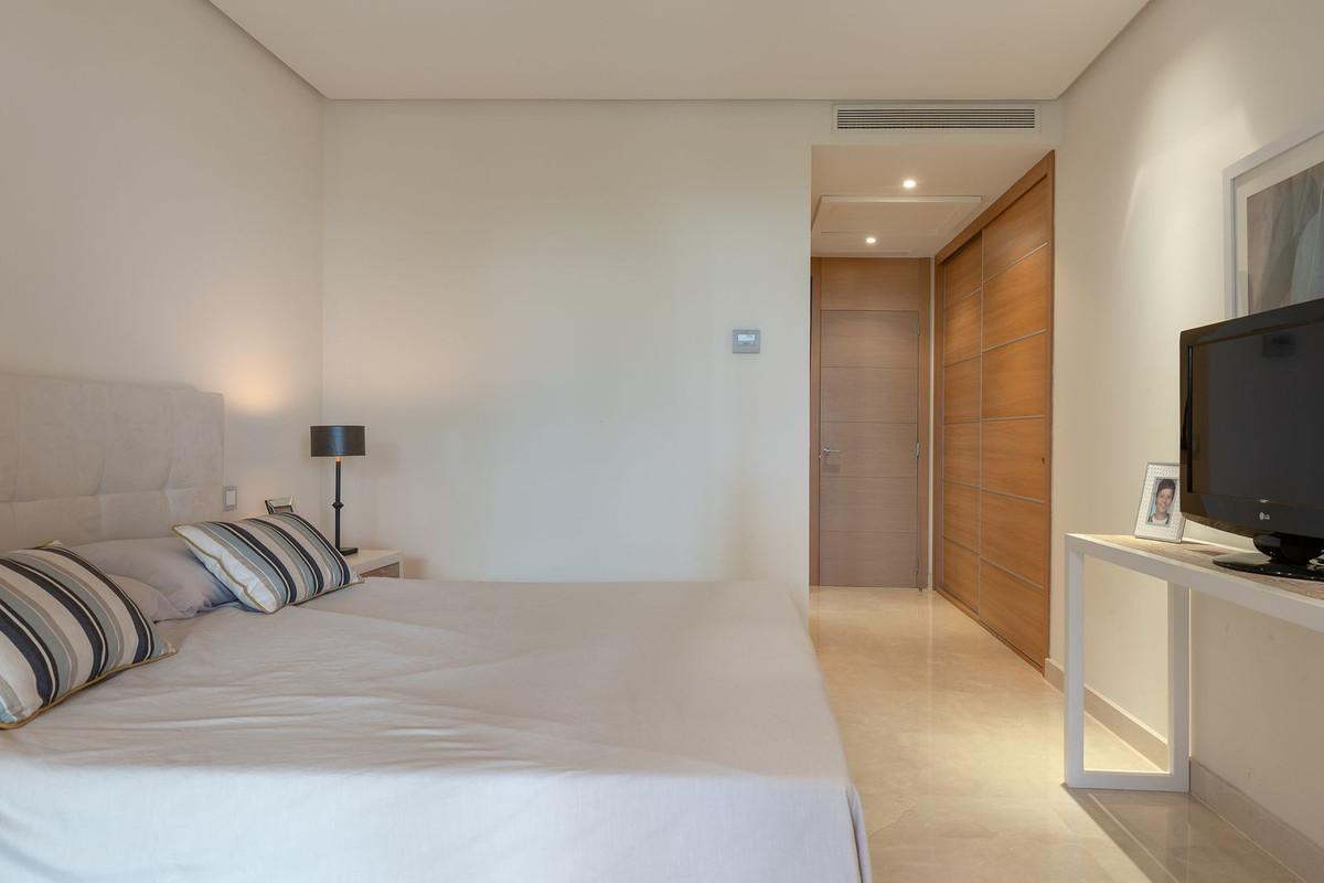 2 Bed Apartment for sale in Benahavís Costa Del Sol, Málaga, Spain