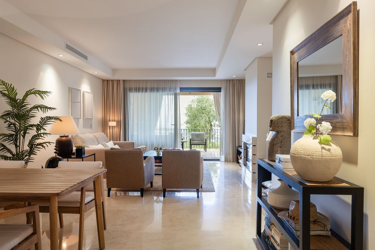 2 Bed Apartment for sale in Benahavís Costa Del Sol, Málaga, Spain