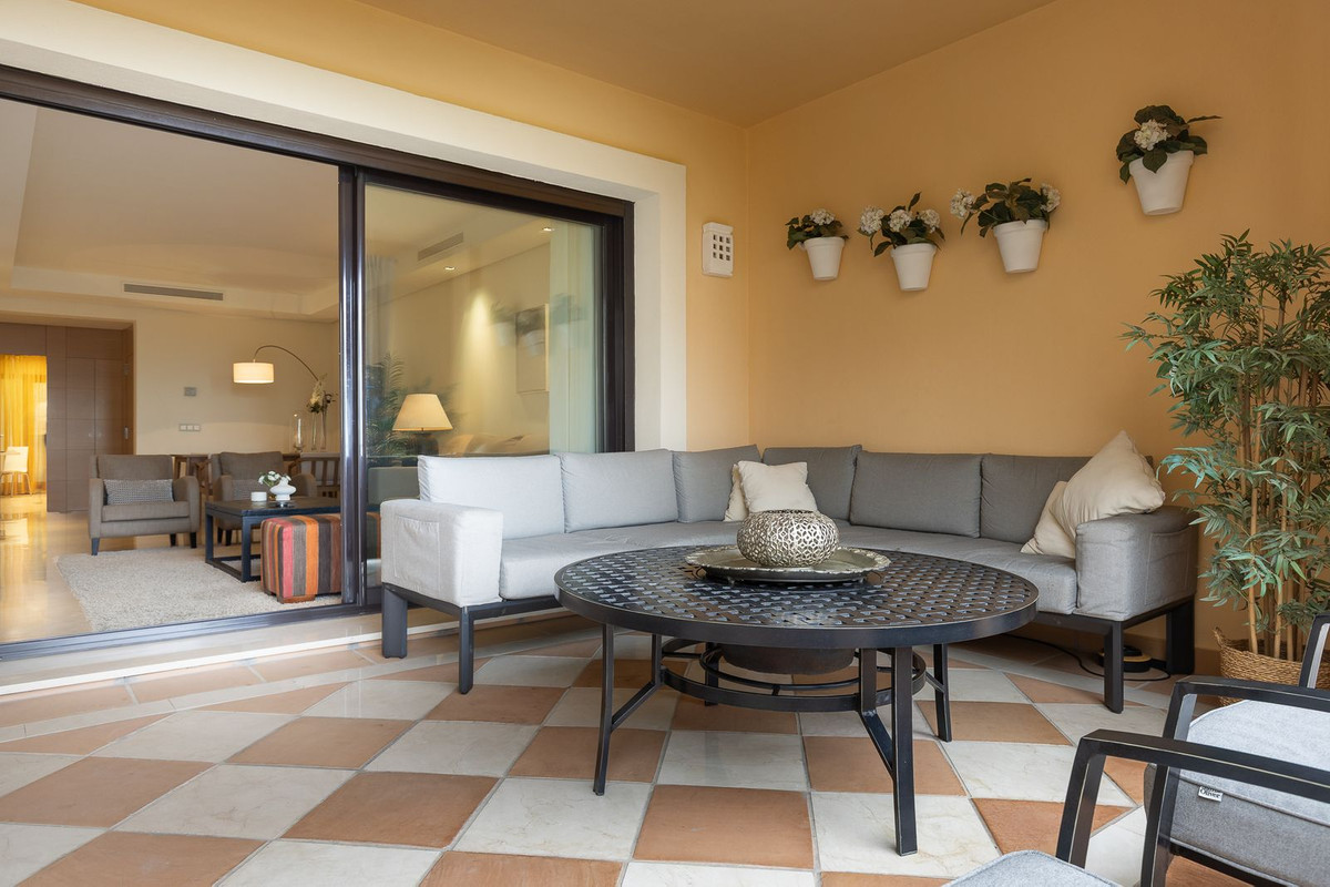 2 Bed Apartment for sale in Benahavís Costa Del Sol, Málaga, Spain