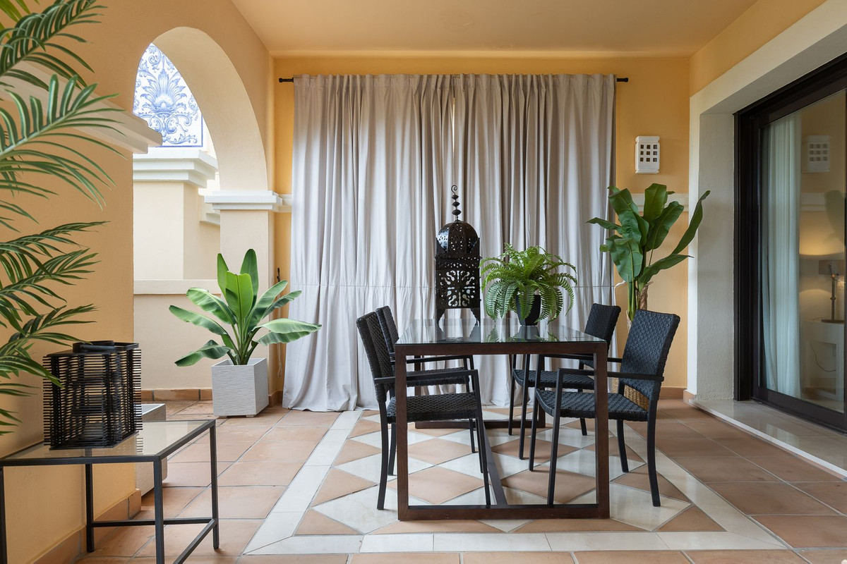 2 Bed Apartment for sale in Benahavís Costa Del Sol, Málaga, Spain