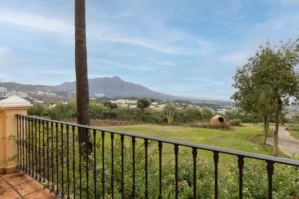 2 Bed Apartment for sale in Benahavís Costa Del Sol, Málaga, Spain