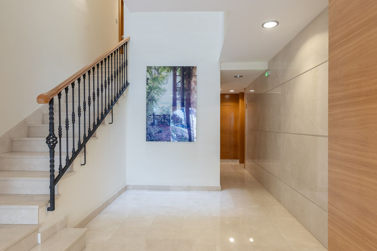 2 Bed Apartment for sale in Benahavís Costa Del Sol, Málaga, Spain