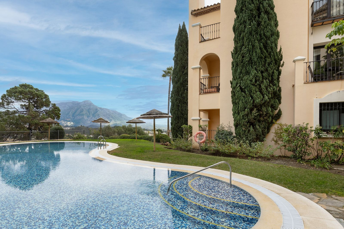 2 Bed Apartment for sale in Benahavís Costa Del Sol, Málaga, Spain