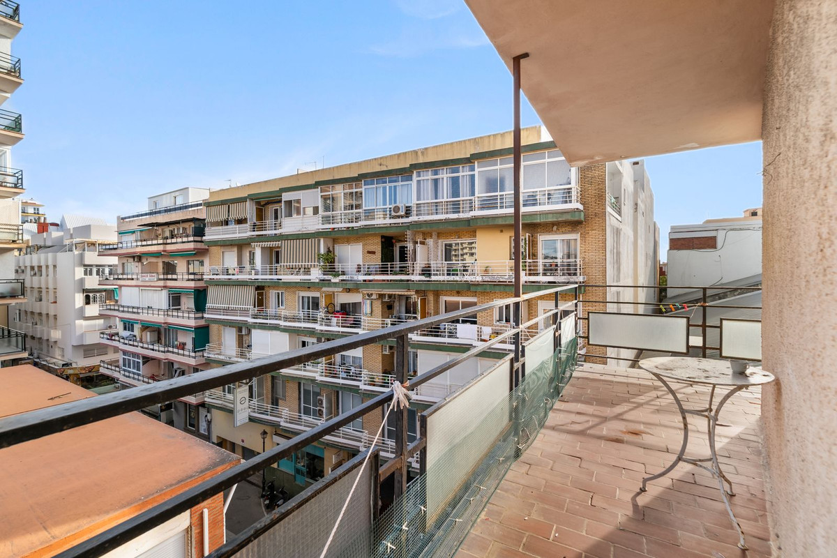 3 Bed Apartment for sale in Fuengirola Costa Del Sol, Málaga, Spain