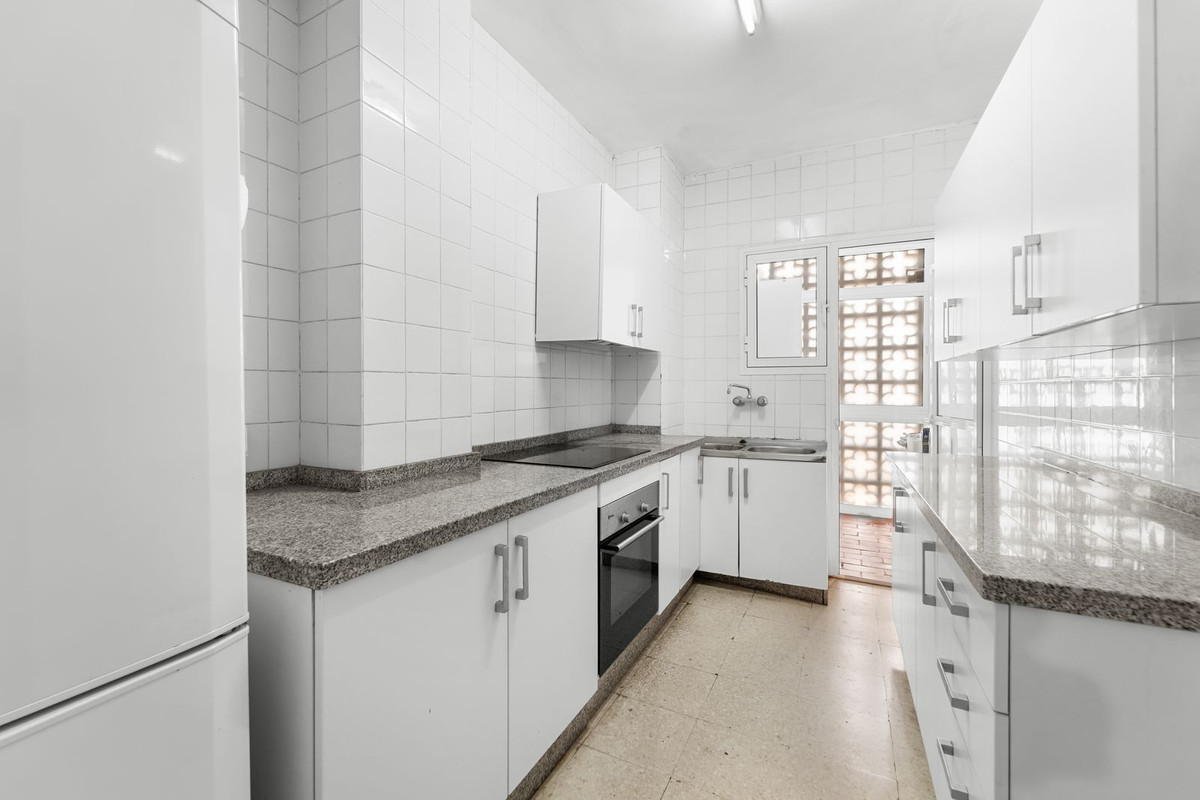 3 Bed Apartment for sale in Fuengirola Costa Del Sol, Málaga, Spain