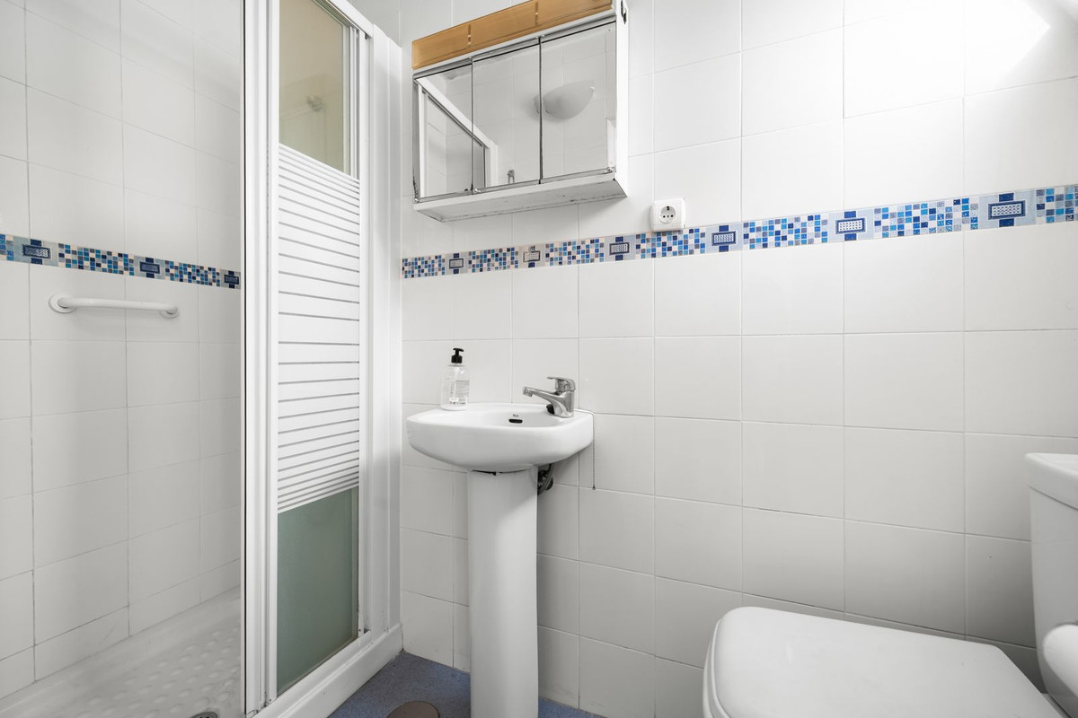 3 Bed Apartment for sale in Fuengirola Costa Del Sol, Málaga, Spain