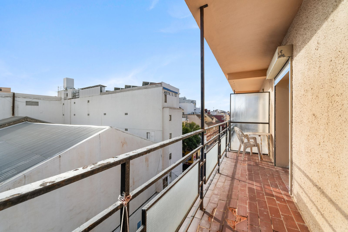 3 Bed Apartment for sale in Fuengirola Costa Del Sol, Málaga, Spain