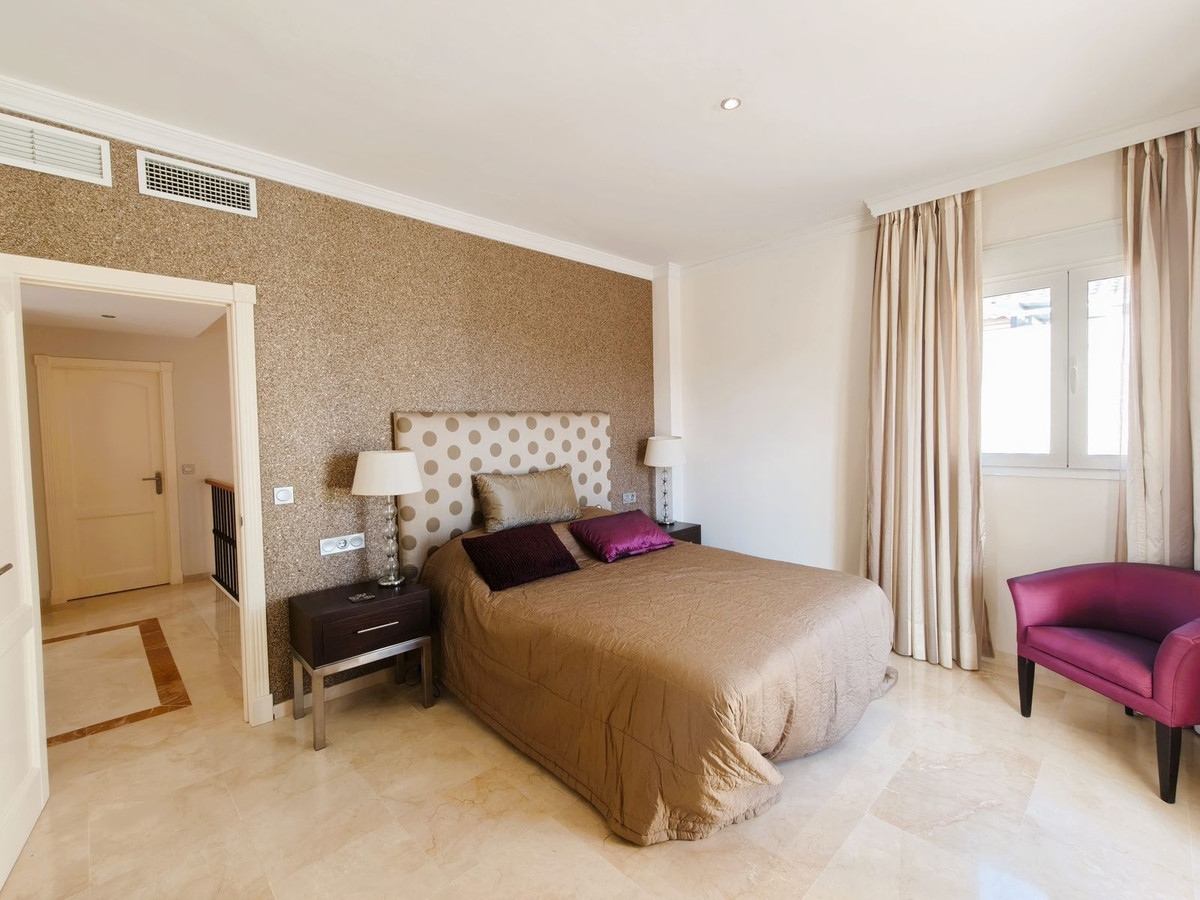 Se vende Ático Dúplex de 3 dormitorios en Costa Del Sol, Cadiz, España