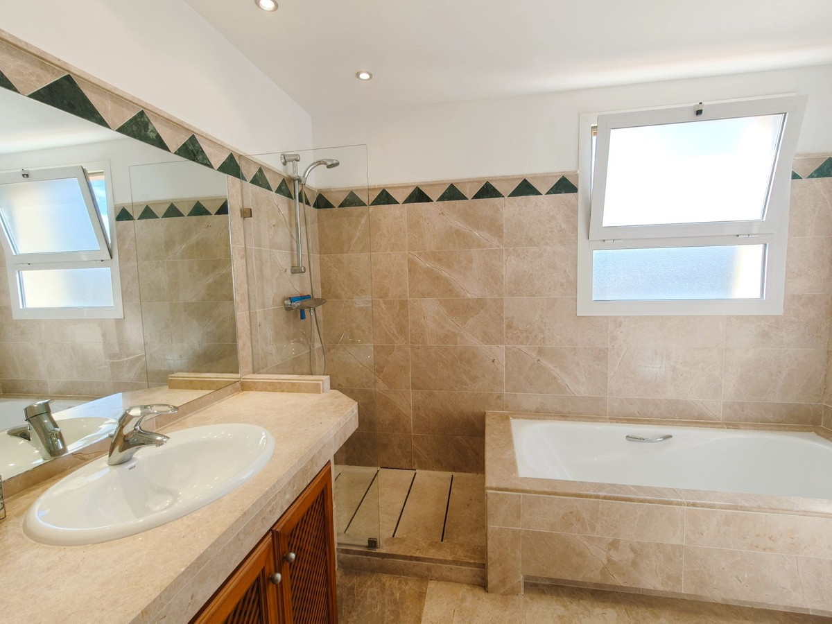 Se vende Ático Dúplex de 3 dormitorios en Costa Del Sol, Cadiz, España