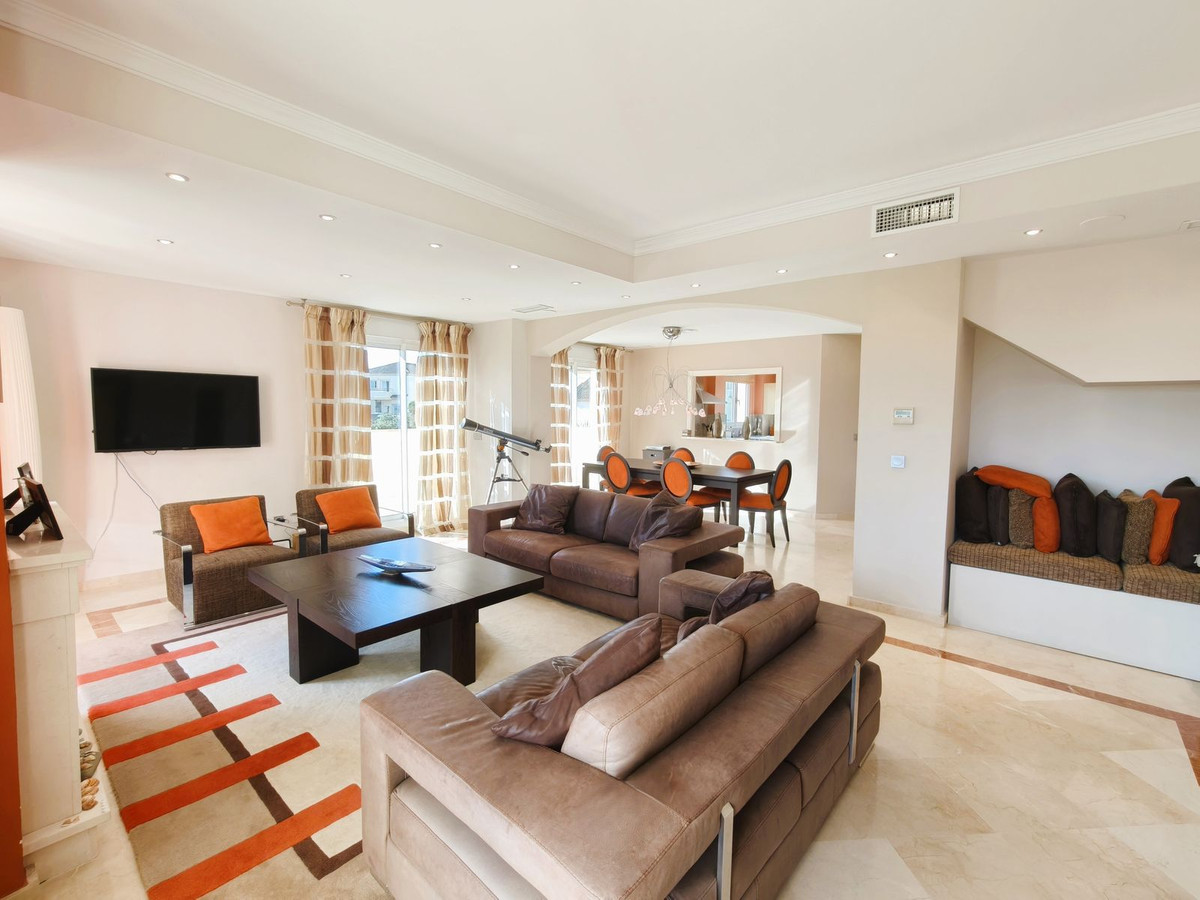 Se vende Ático Dúplex de 3 dormitorios en Costa Del Sol, Cadiz, España