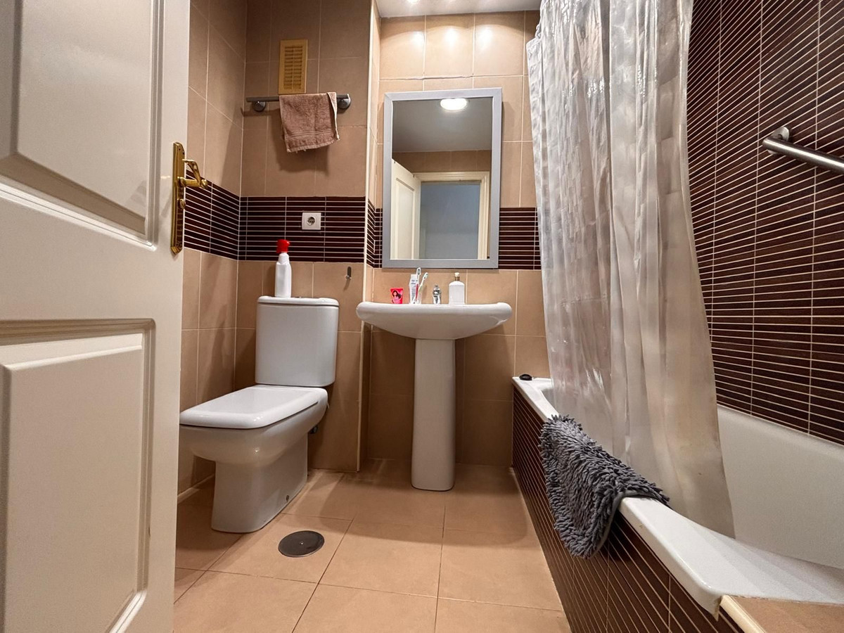 2 Bed Apartment for sale in Fuengirola Costa Del Sol, Málaga, Spain