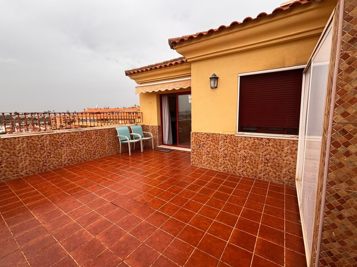 2 Bed Apartment for sale in Fuengirola Costa Del Sol, Málaga, Spain