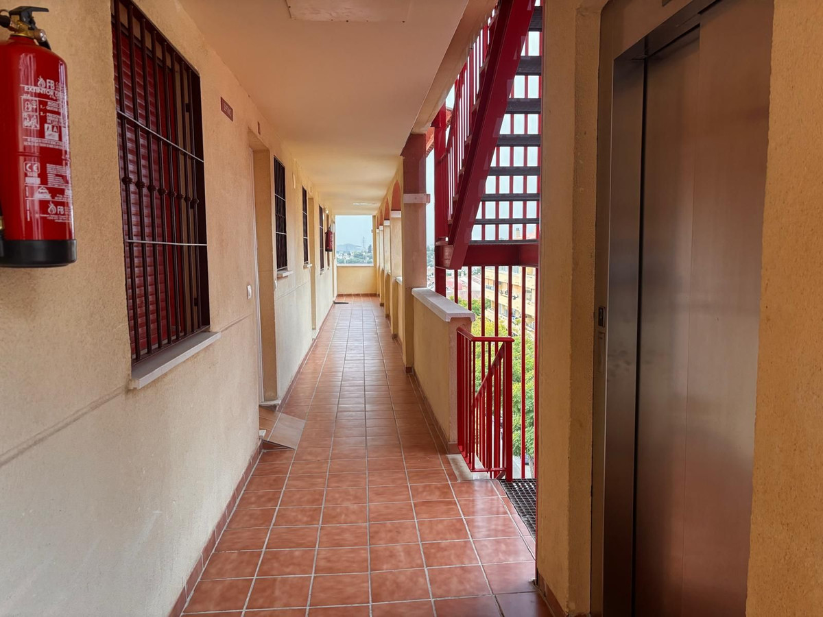 2 Bed Apartment for sale in Fuengirola Costa Del Sol, Málaga, Spain