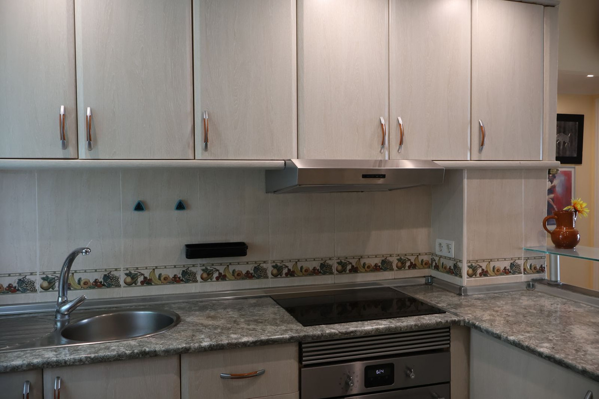 2 Bed Apartment for sale in Benalmadena Costa Costa Del Sol, Málaga, Spain