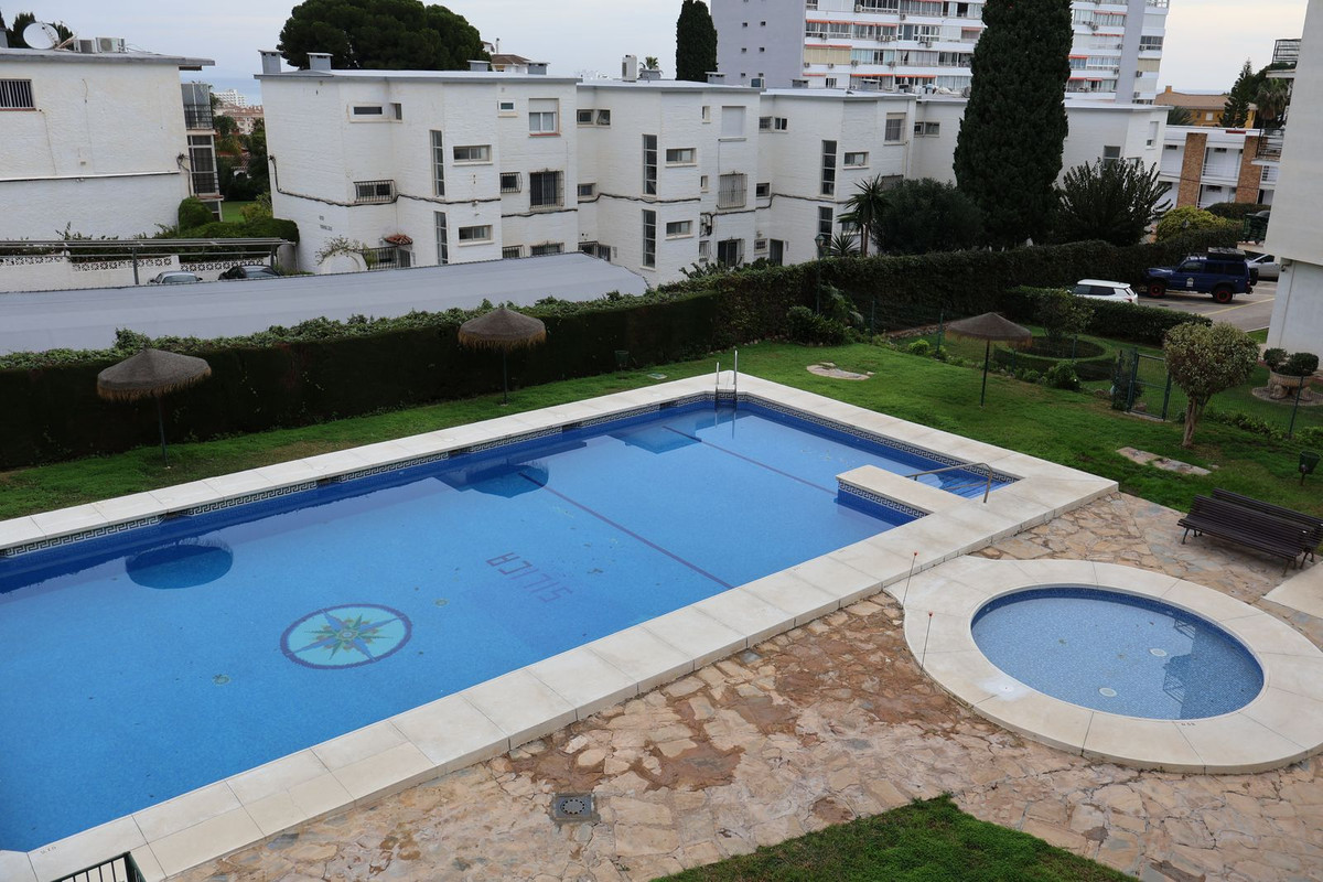 2 Bed Apartment for sale in Benalmadena Costa Costa Del Sol, Málaga, Spain