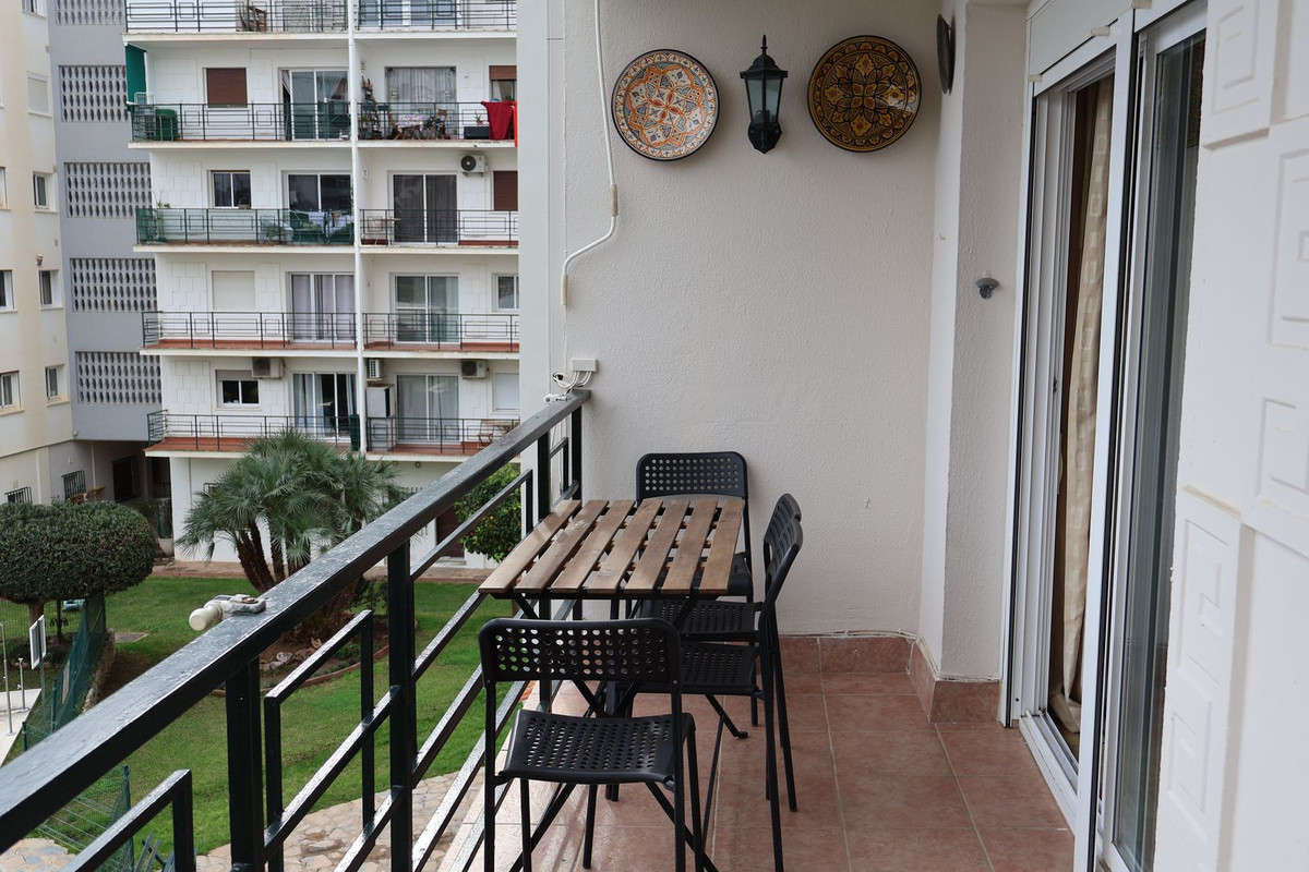 2 Bed Apartment for sale in Benalmadena Costa Costa Del Sol, Málaga, Spain