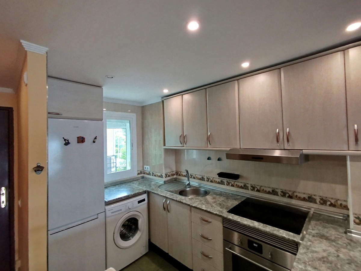 2 Bed Apartment for sale in Benalmadena Costa Costa Del Sol, Málaga, Spain