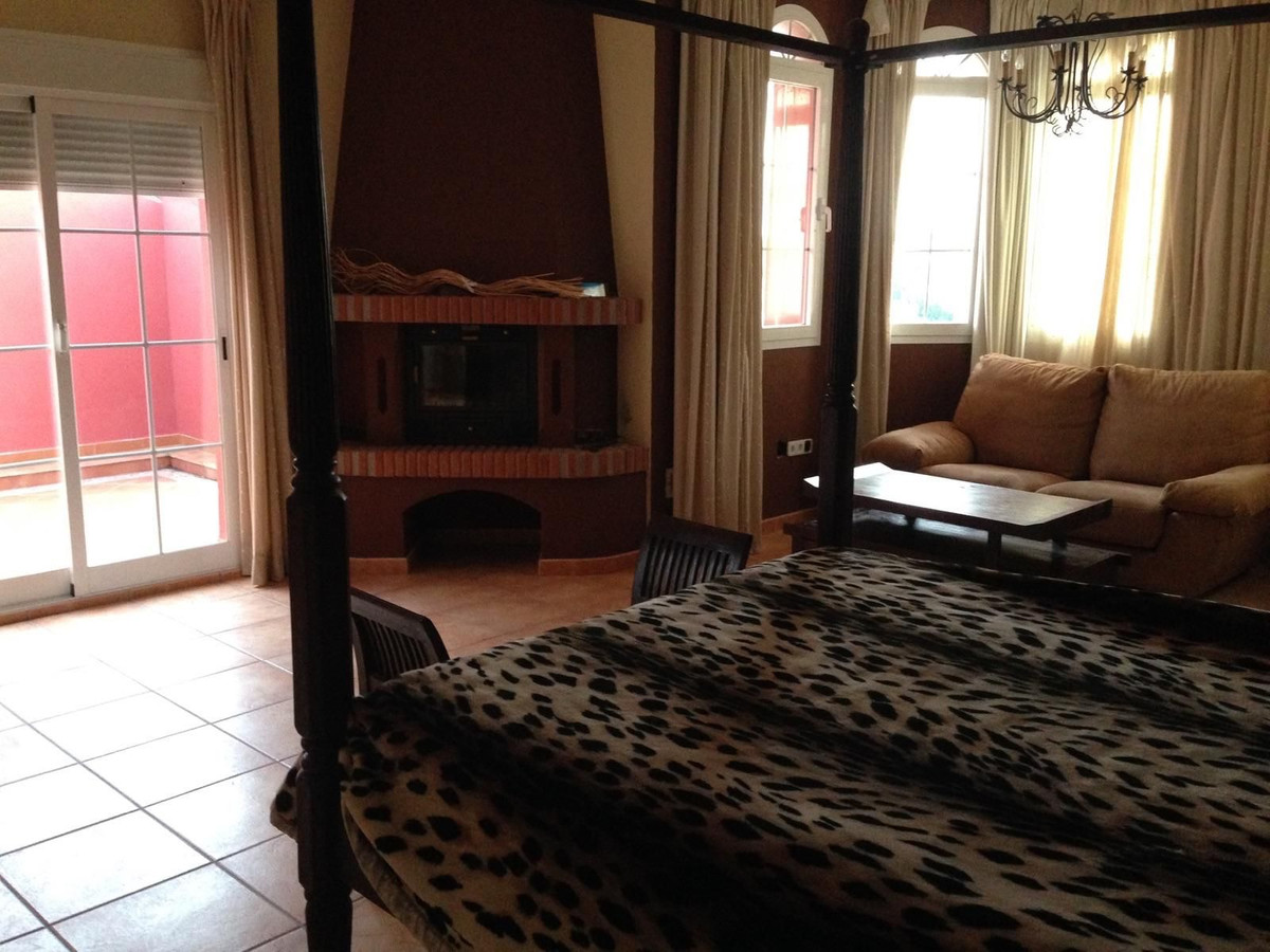 Se vende Villa - Chalet de 5 dormitorios en Costa Del Sol, Málaga, España