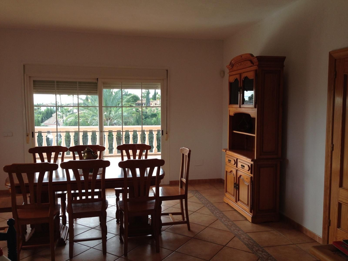 Se vende Villa - Chalet de 5 dormitorios en Costa Del Sol, Málaga, España