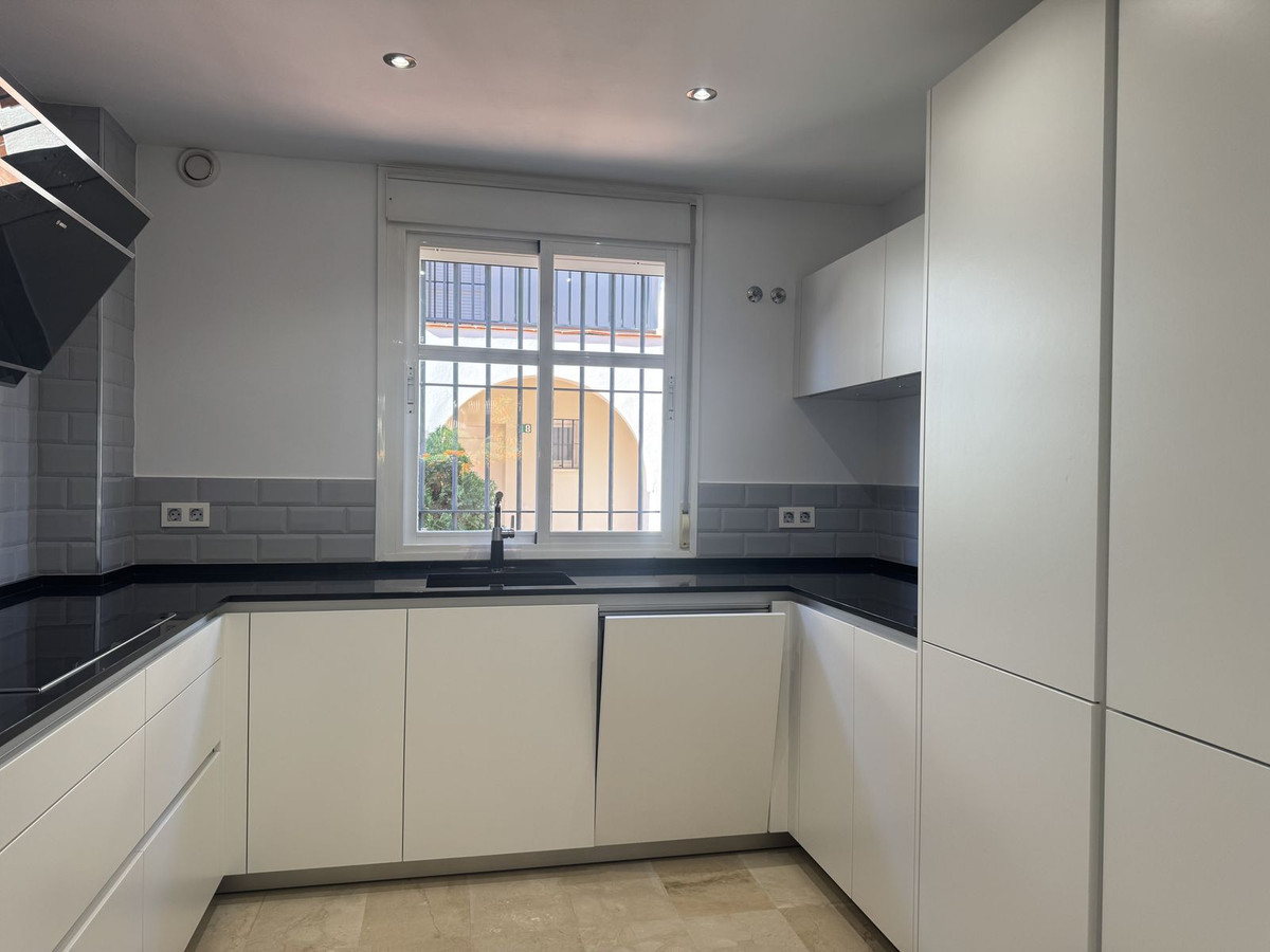 5 Bed Townhouse for sale in Marbella Costa Del Sol, Málaga, Spain