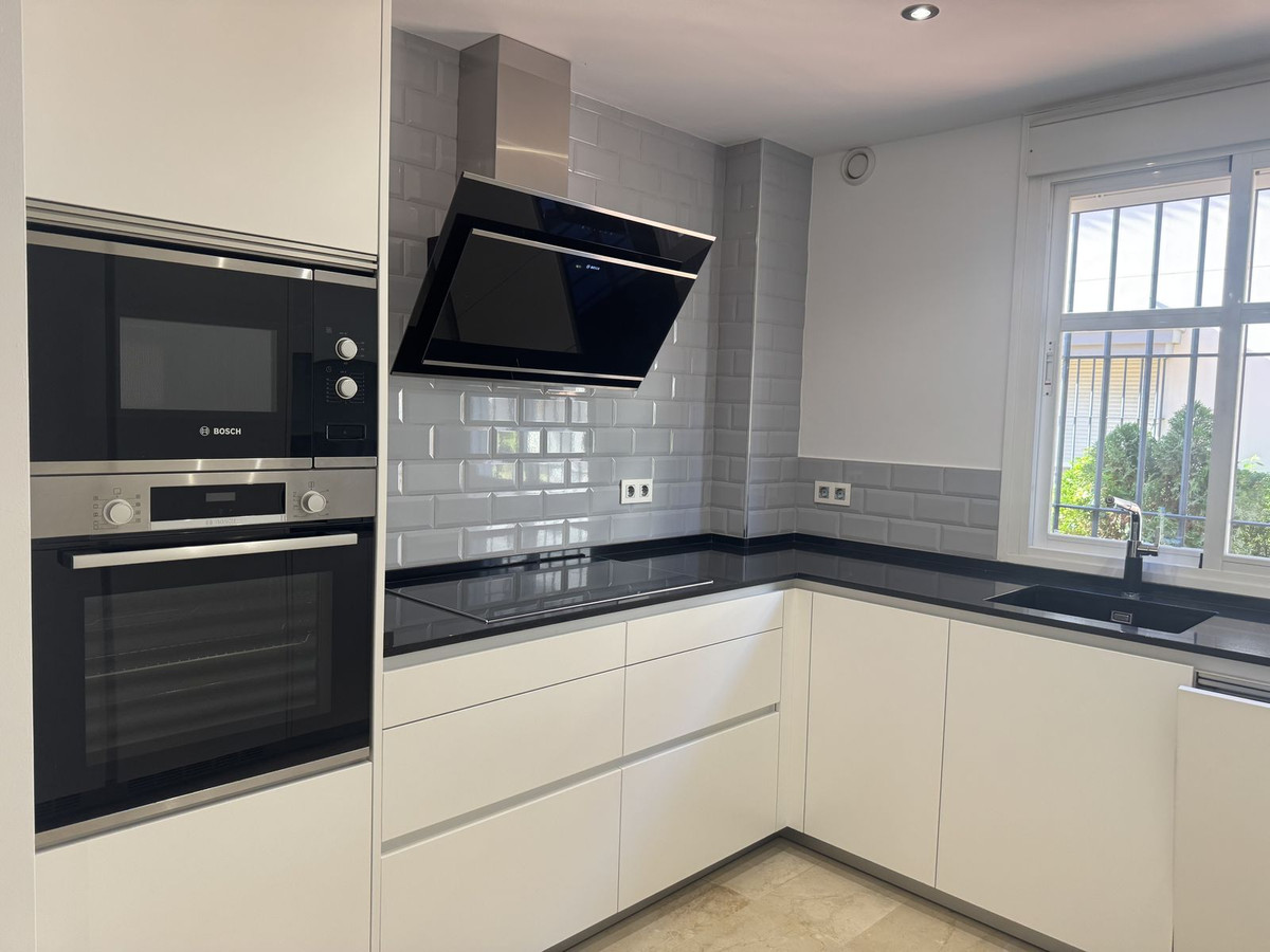 5 Bed Townhouse for sale in Marbella Costa Del Sol, Málaga, Spain