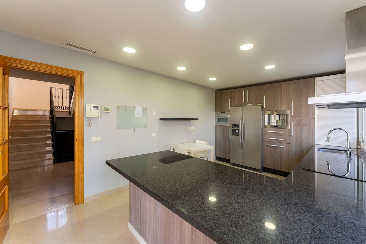 Se vende Villa - Chalet de 4 dormitorios en Costa Del Sol, Málaga, España